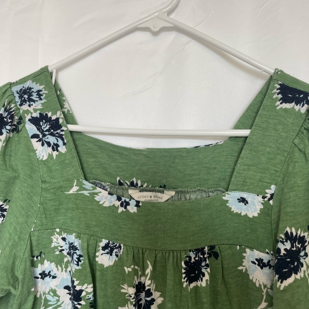 Lucky Brand/ Square Neck Green floral top - Picture 6 of 7